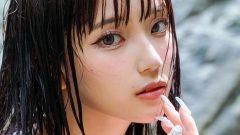 向日葵りお｜水の祈りに濡れる白いひと