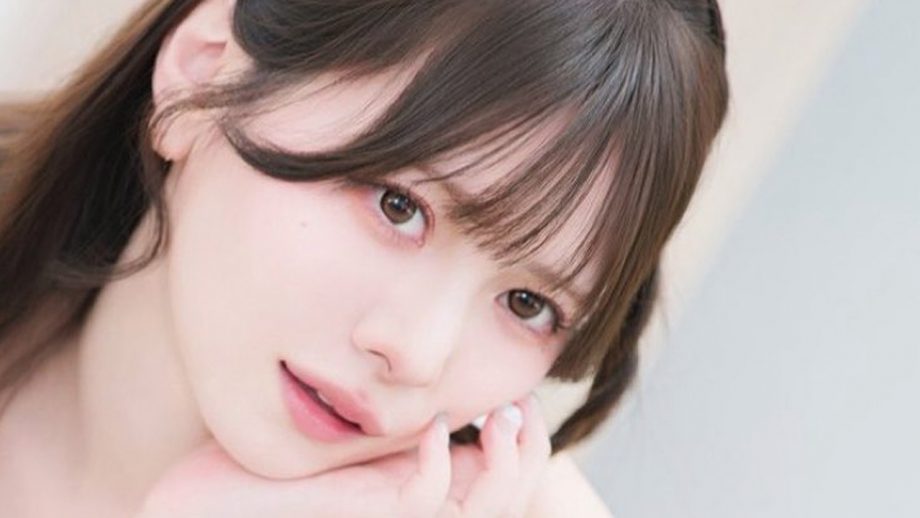 篠宮なほ｜白い椅子のそばで、恋は膝をつく