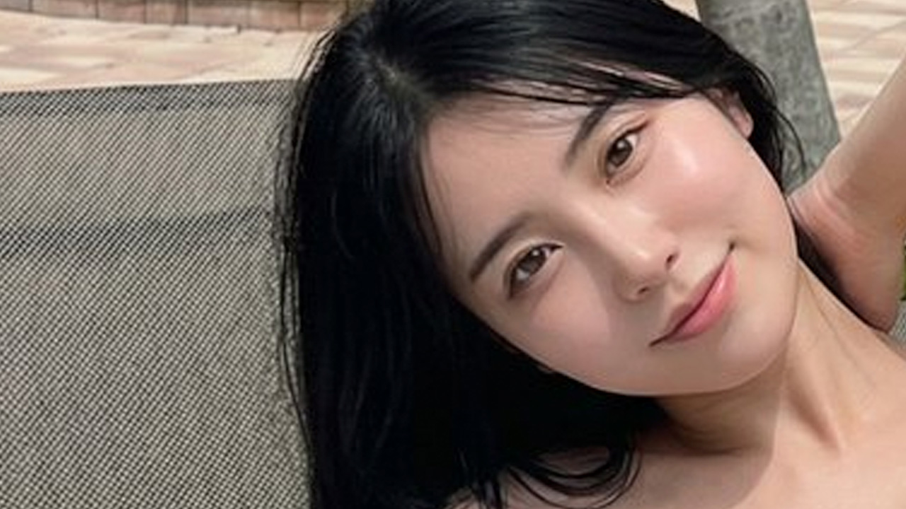 kaguya｜南の午後、黒い水着に休暇が溶けるの画像1
