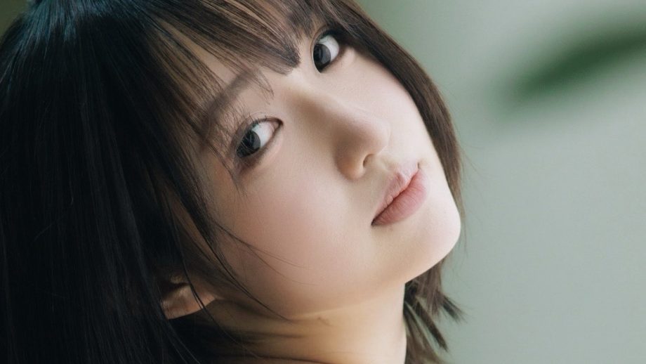 小倉あずさ｜赤いレースは、葉陰でゆっくり燃える
