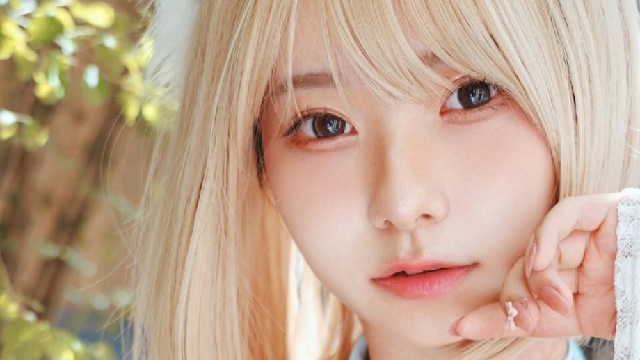 いなりちゃん｜白い狐は、ひまわりの夢を抱いている