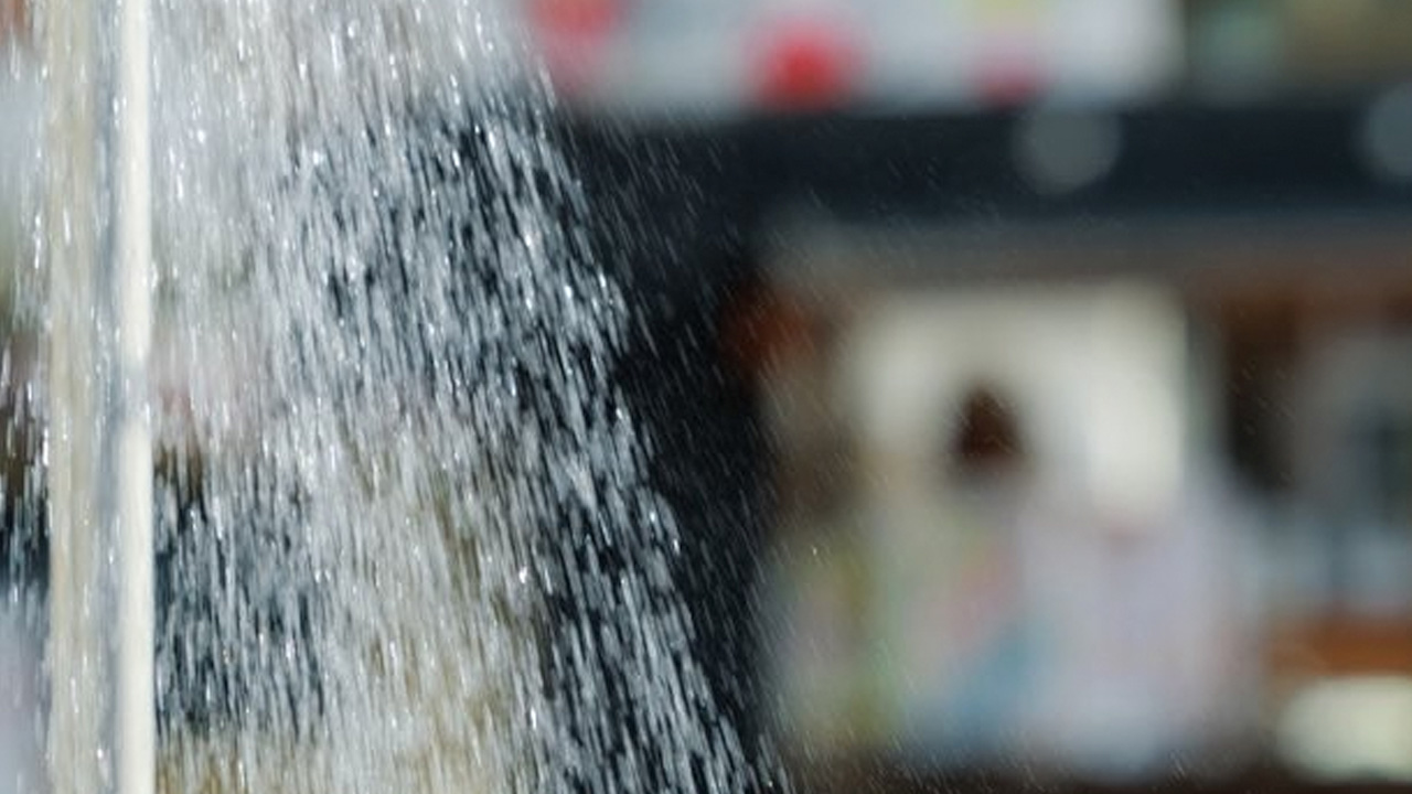 小松花恋｜水しぶきの向こうに、振り返る夏がいたの画像1