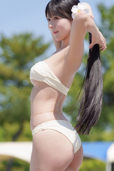 木村絵里子｜白い花を髪に挿しての画像2