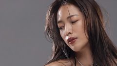 宇佐美なお｜黒い革の沈黙