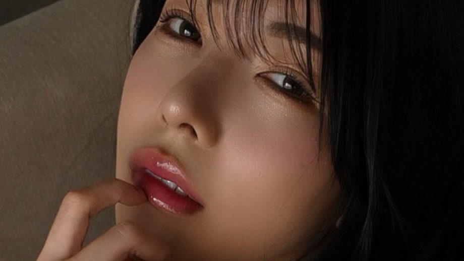 ももせさん、｜黒レースのソファは夜を知っている