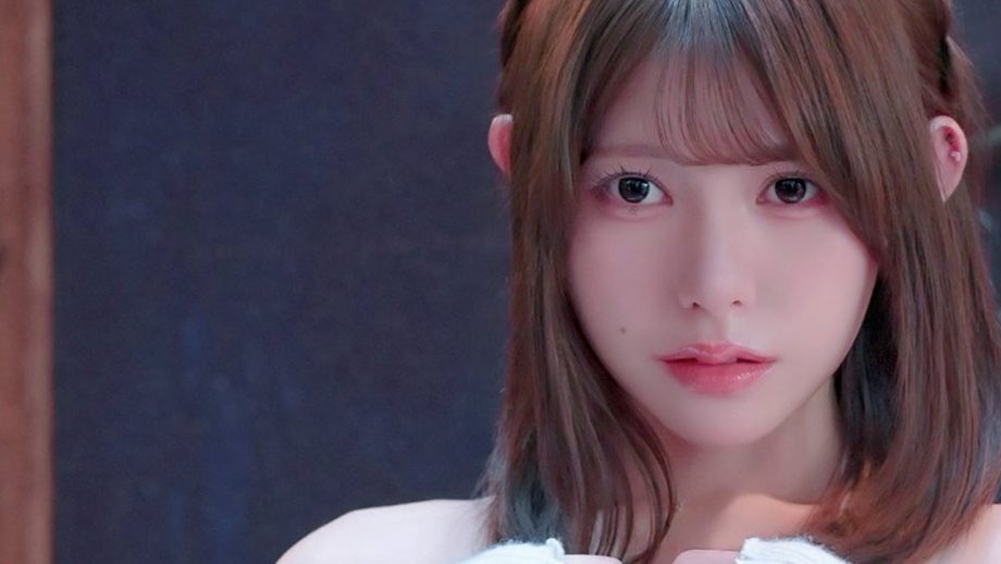 柑橘もこ｜白いニットの、未完成な祈り