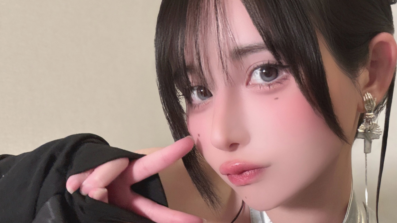 HaL(ハル)｜銀のピースサインは未来のくちびるの画像1
