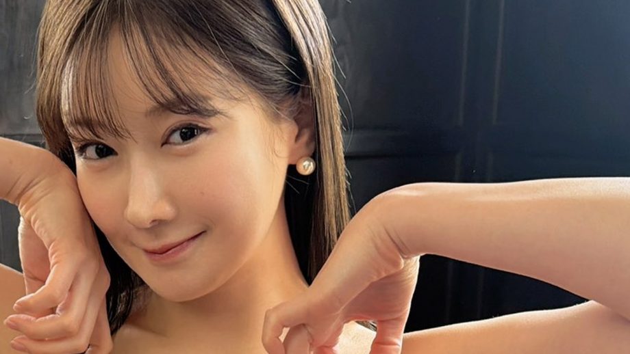 新海まき｜青いレースの、古い窓辺