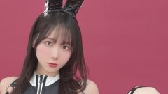 けんけん｜薔薇色の床に、兎は降りてくる