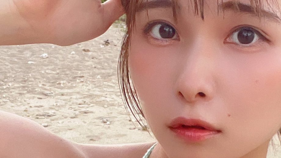 三田のえ｜浜辺に落ちた水色のまなざし