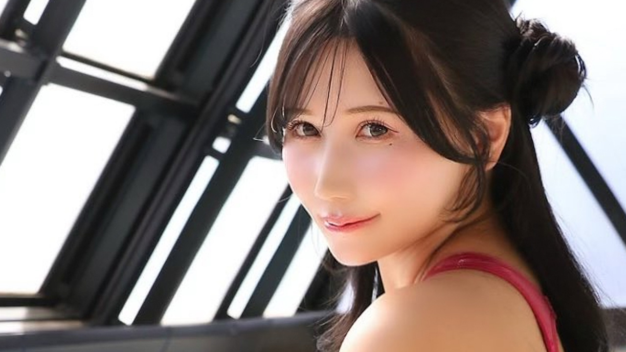 朝比奈りる｜赤い水面に、背中から恋を落とすの画像1