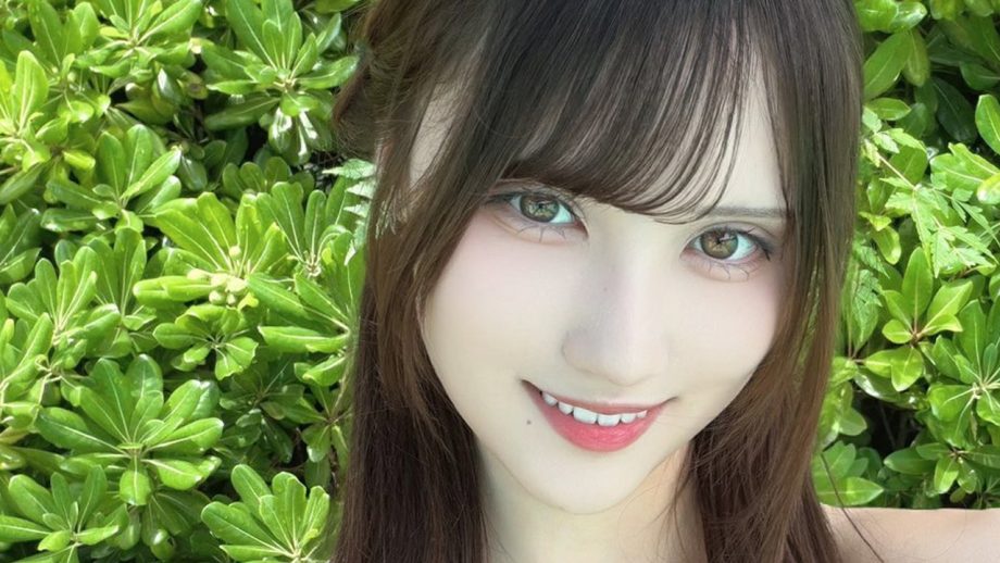 田島怜華｜ミント色の木陰で笑うひと