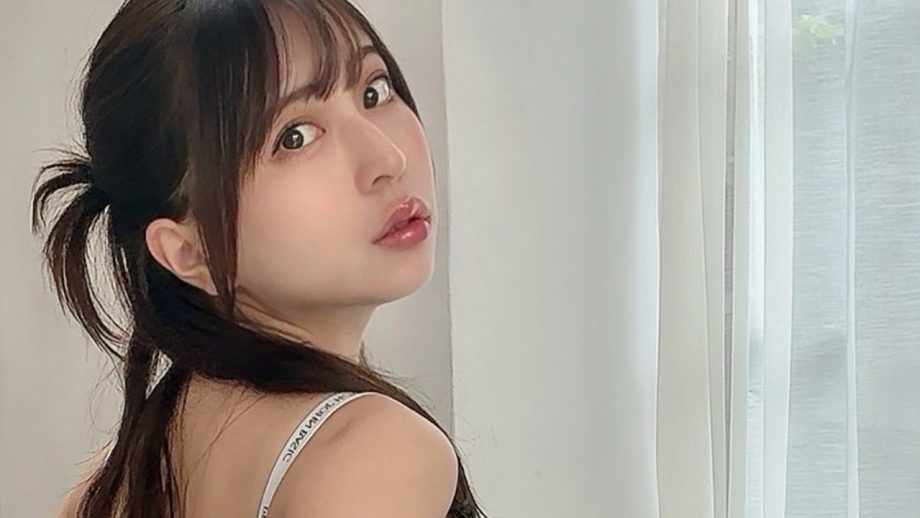竹内星菜｜浴室の窓辺で、まだ帰らない