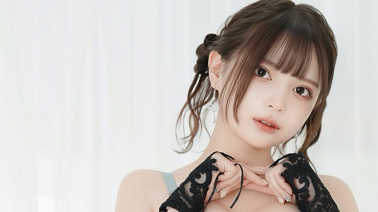 早瀬みる｜白い幕の前で、灰色の秘密の画像1