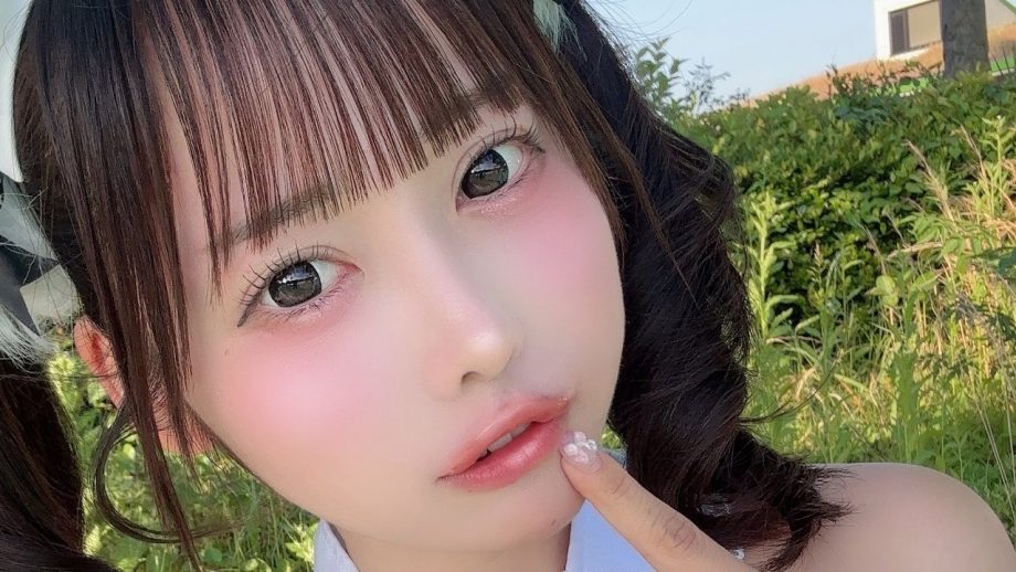 風愛ことり｜黒いリボンの、庭先の魔法