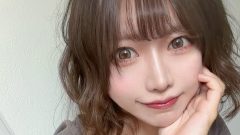 今田希｜灰色のルームウェアと、秘密の白いレース