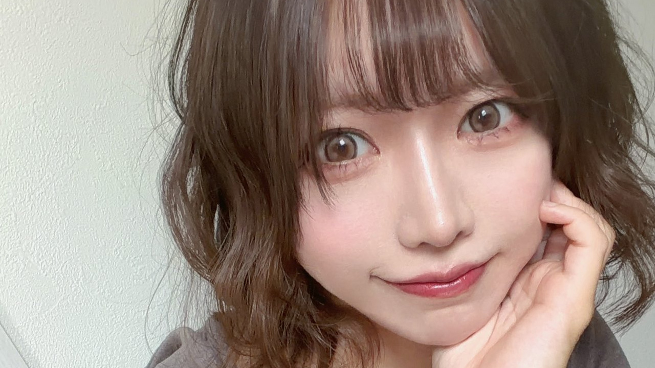 今田希｜灰色のルームウェアと、秘密の白いレースの画像1