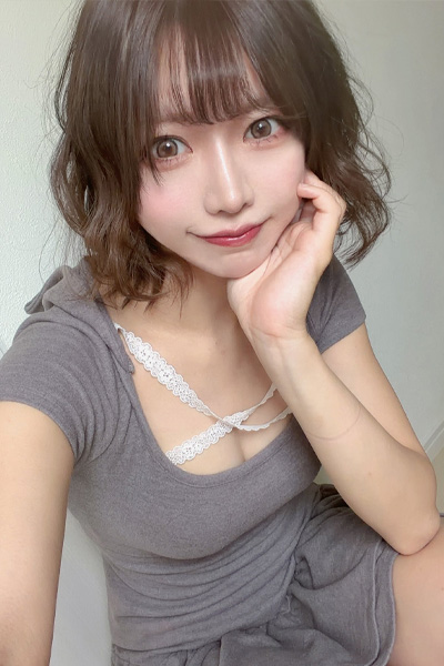 今田希｜灰色のルームウェアと、秘密の白いレースの画像2