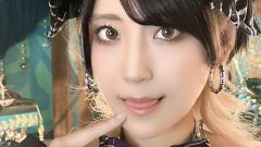 つんこ｜異国の夜市で、紫の蝶がささやく