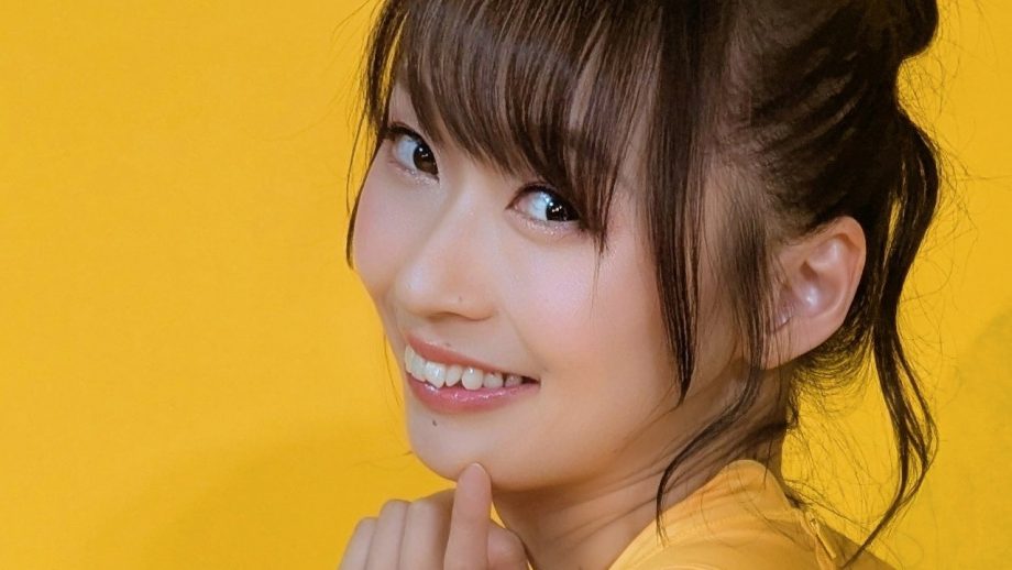 日野アリス｜レモン色の部屋で、恋は椅子にまたがる