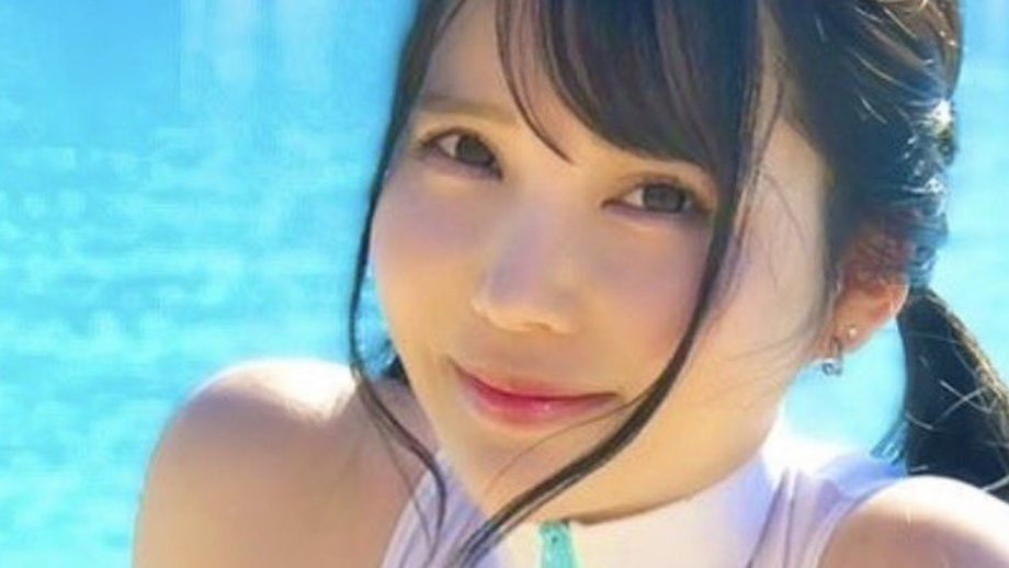 桃白美沙｜水色のプールに、ひと夏の精霊がいる