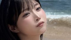 岸みゆ｜波打ち際で、ピンクは少し切ない