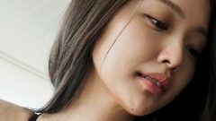 水咲優美｜黒いメッシュは、沈黙より先に触れてくる