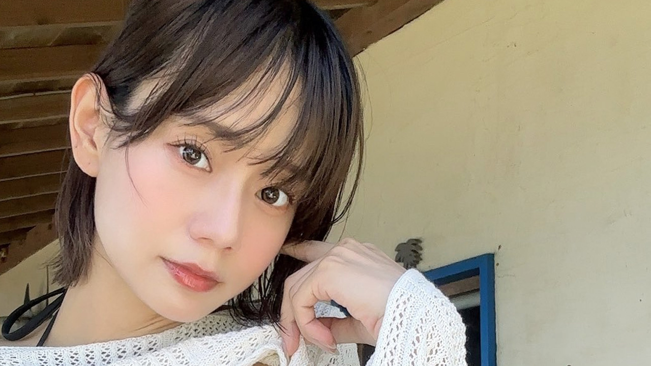 優希つづは｜水玉の午後は、ニットの袖に隠れないの画像1