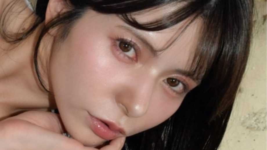 紅羽祐美｜木の床にこぼれた、オレンジの眠り