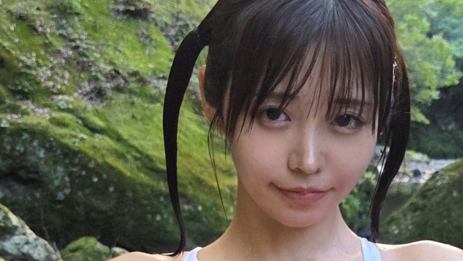 真中つぐ｜赤い渓流は、森の奥で秘密を飼う