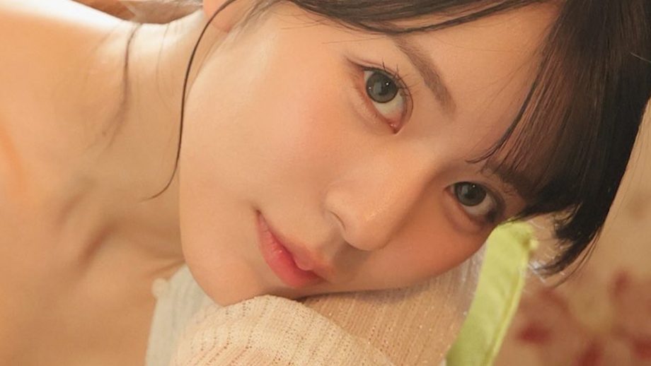 浅野こころ｜古い椅子に預けた、黒い午後
