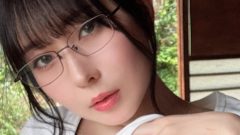 鳴上なごね｜障子の向こうで、眼鏡の君は午後を脱がせる