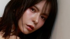 紅羽祐美｜赤いレースは、壁際で息をする