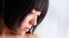 丸井桜子｜紅いレースと、窓辺のためいき