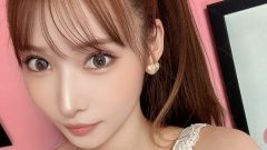 大野真依｜ピンクの壁と、まばたきしない恋