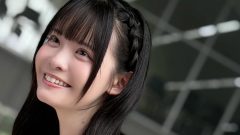 山本栞｜水色の笑顔は、プールに浮かばない