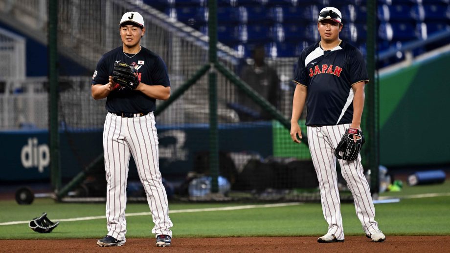 村上宗隆と岡本和真――30本塁打目前でも“長打力”は別物？ データで見えた「来季への明暗」