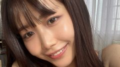 宮川みやび｜カーテン越しの、素肌の微笑み