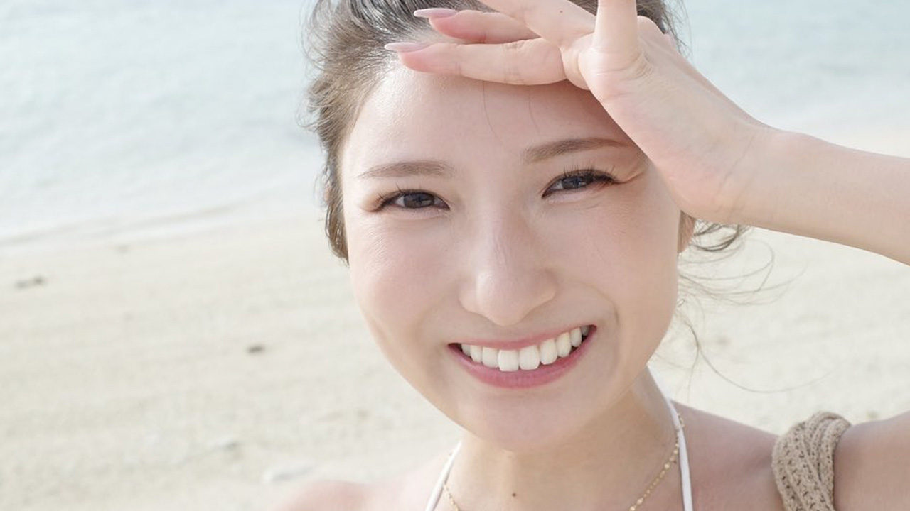 三田悠貴|海辺の白は、笑顔から始まるの画像1