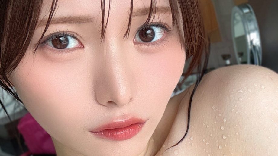 篠宮なほ｜濡れたレースの自撮りは、鏡より正直だ