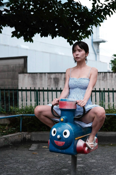 紅羽祐美｜雨上がりの遊具に、ひとりだけ夏が残っていたの画像2