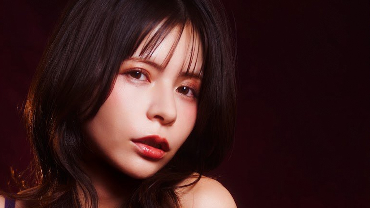 紅羽祐美｜紅い幕の奥で、夜はレースになるの画像1