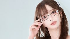 早瀬みる｜眼鏡越しの恋は、ベッドの端で待っている