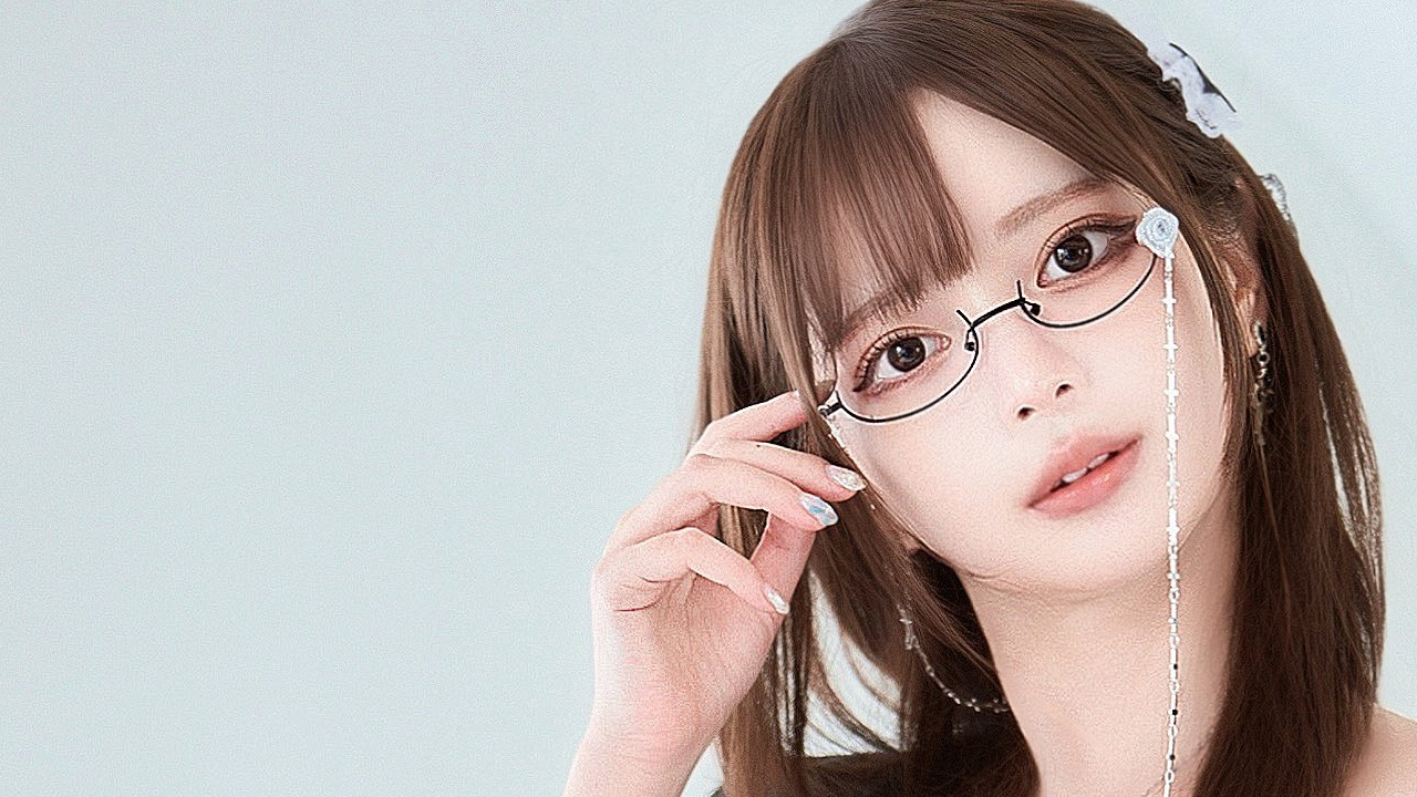 早瀬みる｜眼鏡越しの恋は、ベッドの端で待っているの画像1