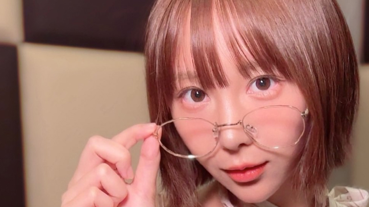 日向葵衣｜桃色の部屋で、君は先生になれないの画像1