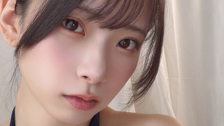 紅羽りお｜紺色のリボンに、秘密を結んで