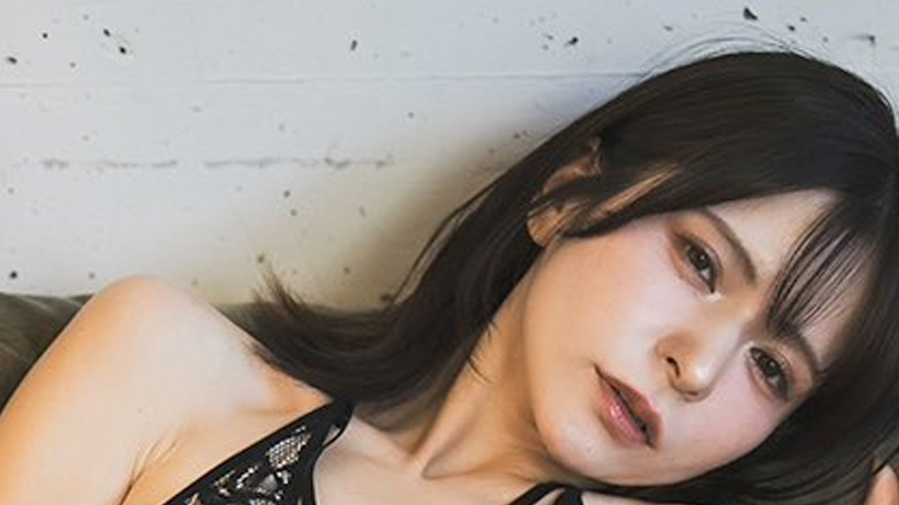 紅羽祐美｜黒レースのソファで、夜が息をひそめるの画像1