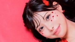 篠原冴美｜真紅の床に落ちた、苺の魔法