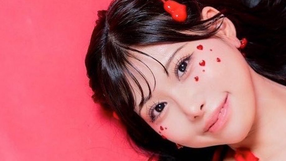 篠原冴美｜真紅の床に落ちた、苺の魔法