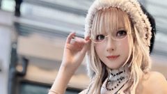 火将ロシエル｜黒レースの魔法使い、夕暮れの石畳に降りる
